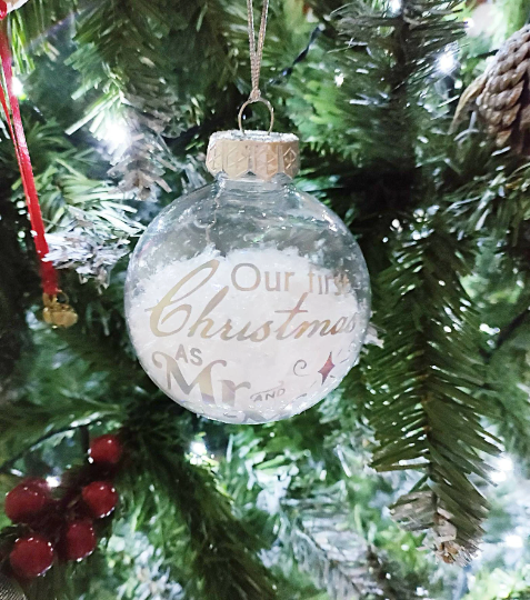 Personalised 9cm fake snow baubles