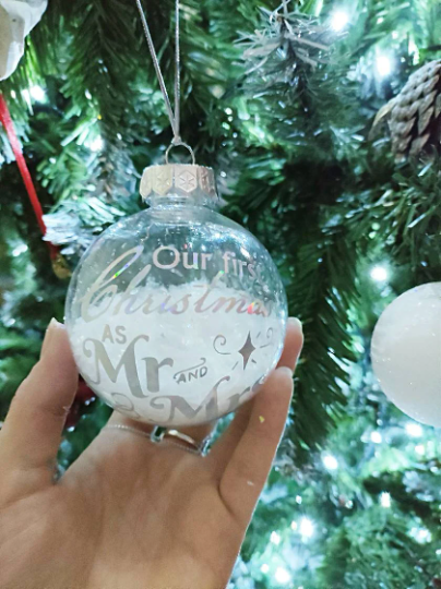 Personalised 9cm fake snow baubles